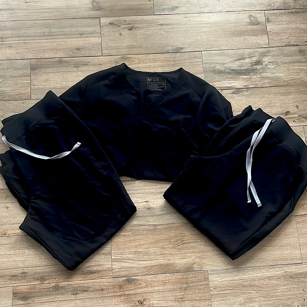 Figs. Black 1 top & 2 bottoms